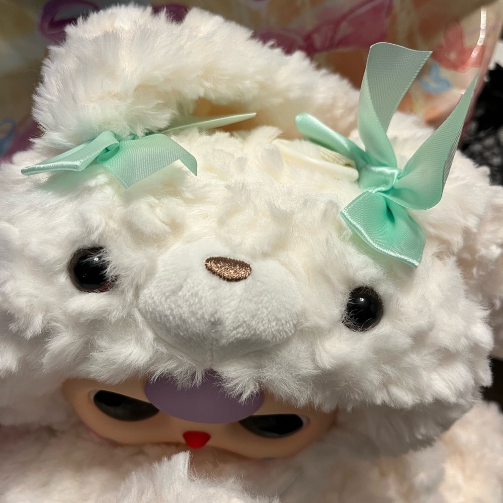 400% Baby Three Plush Toy is a 400% huggable backpack - Picture 4 of 13